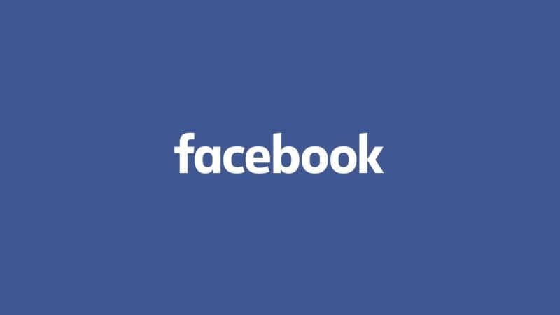 Logo de Facebook sur fond bleu