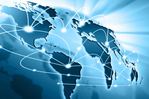 Image dans les tons bleus illustrant la terre avec une représentation du réseau internet